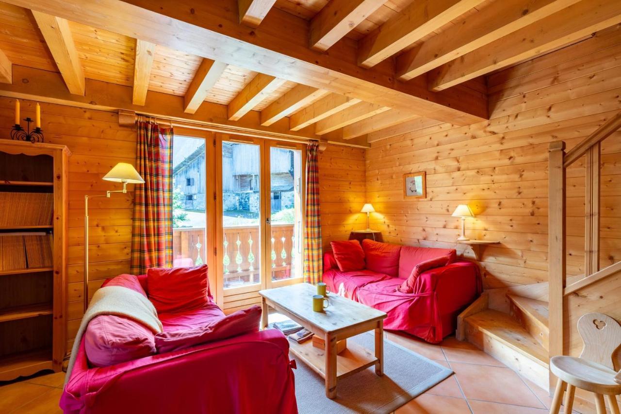Quiet Apartment Near The Slopes ลาคลูซาซ์ ภายนอก รูปภาพ