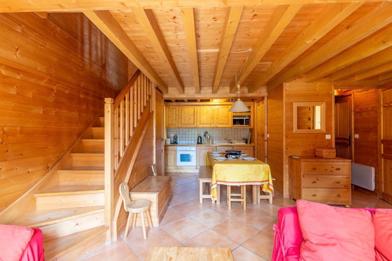 Quiet Apartment Near The Slopes ลาคลูซาซ์ ภายนอก รูปภาพ