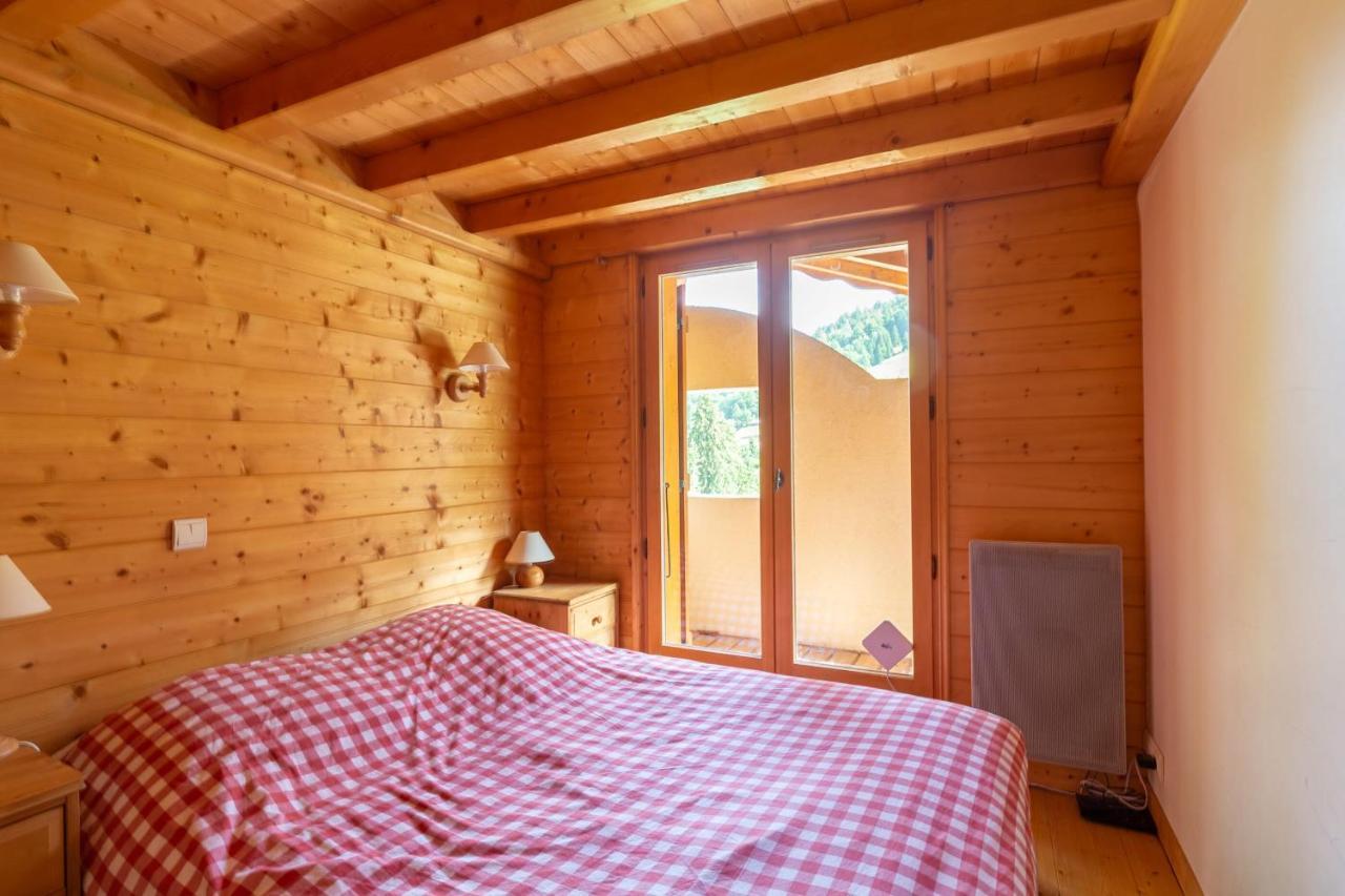 Quiet Apartment Near The Slopes ลาคลูซาซ์ ภายนอก รูปภาพ